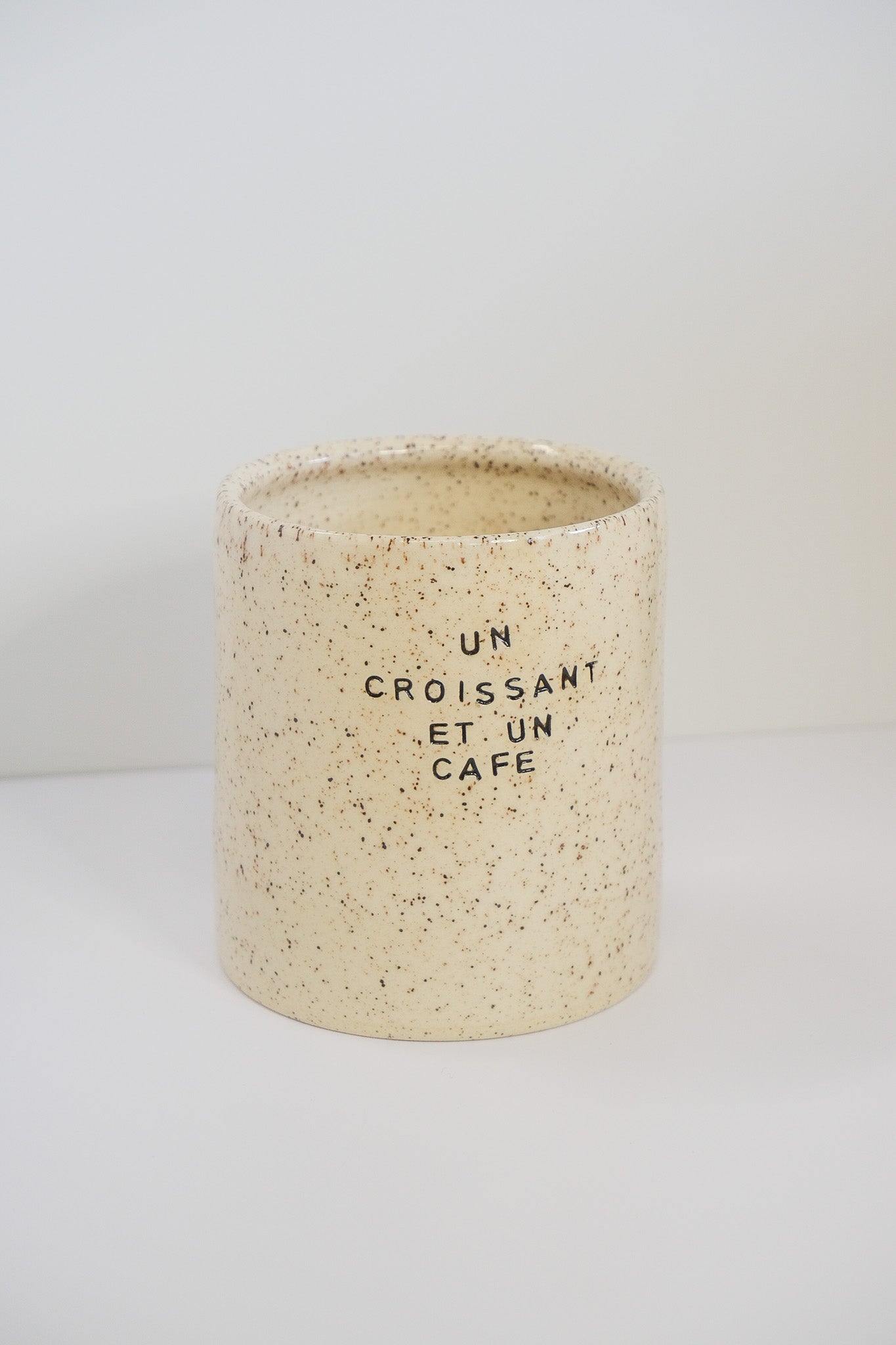 'un croissaint et un cafe' dimple cup