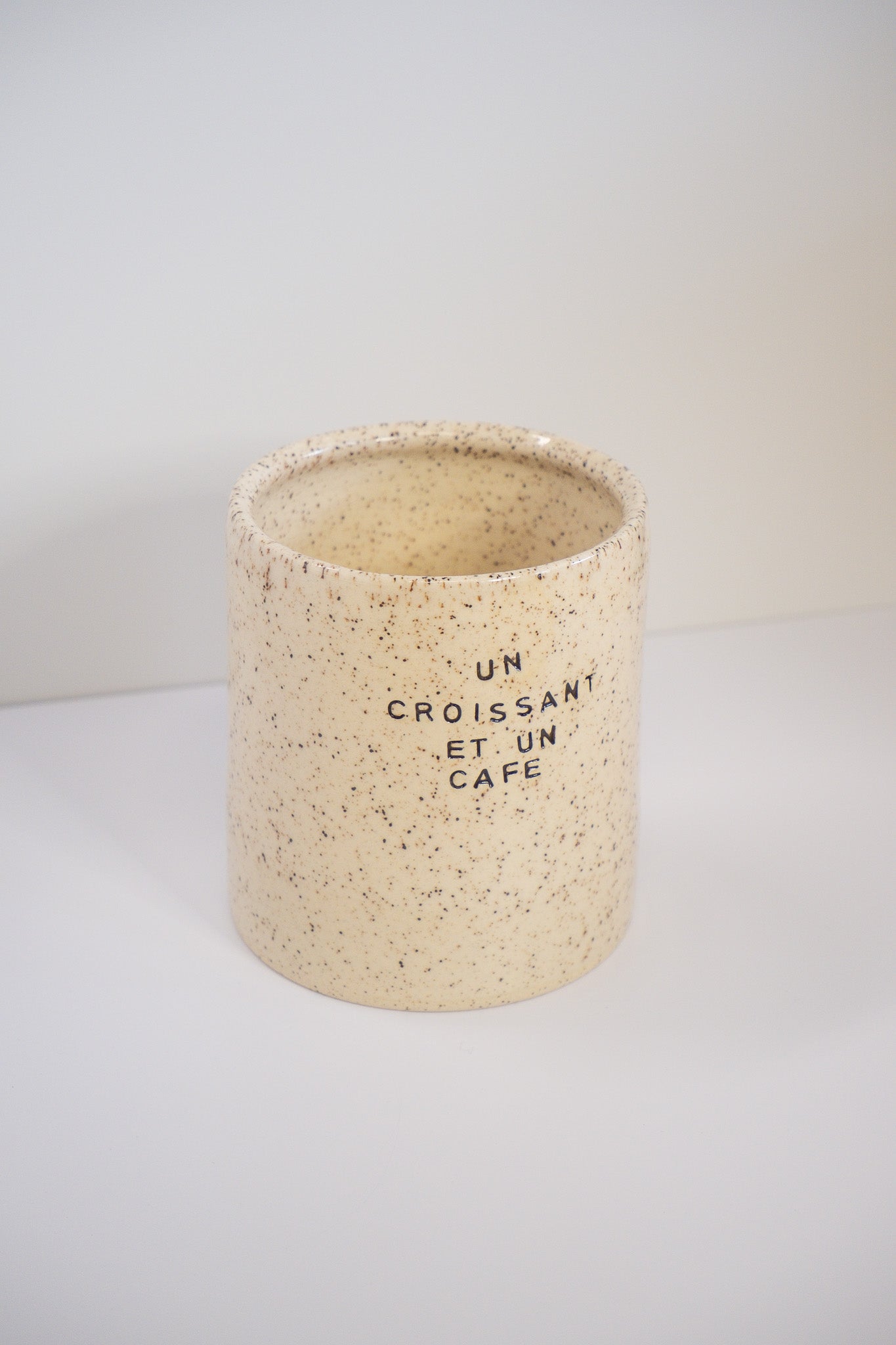'un croissaint et un cafe' dimple cup