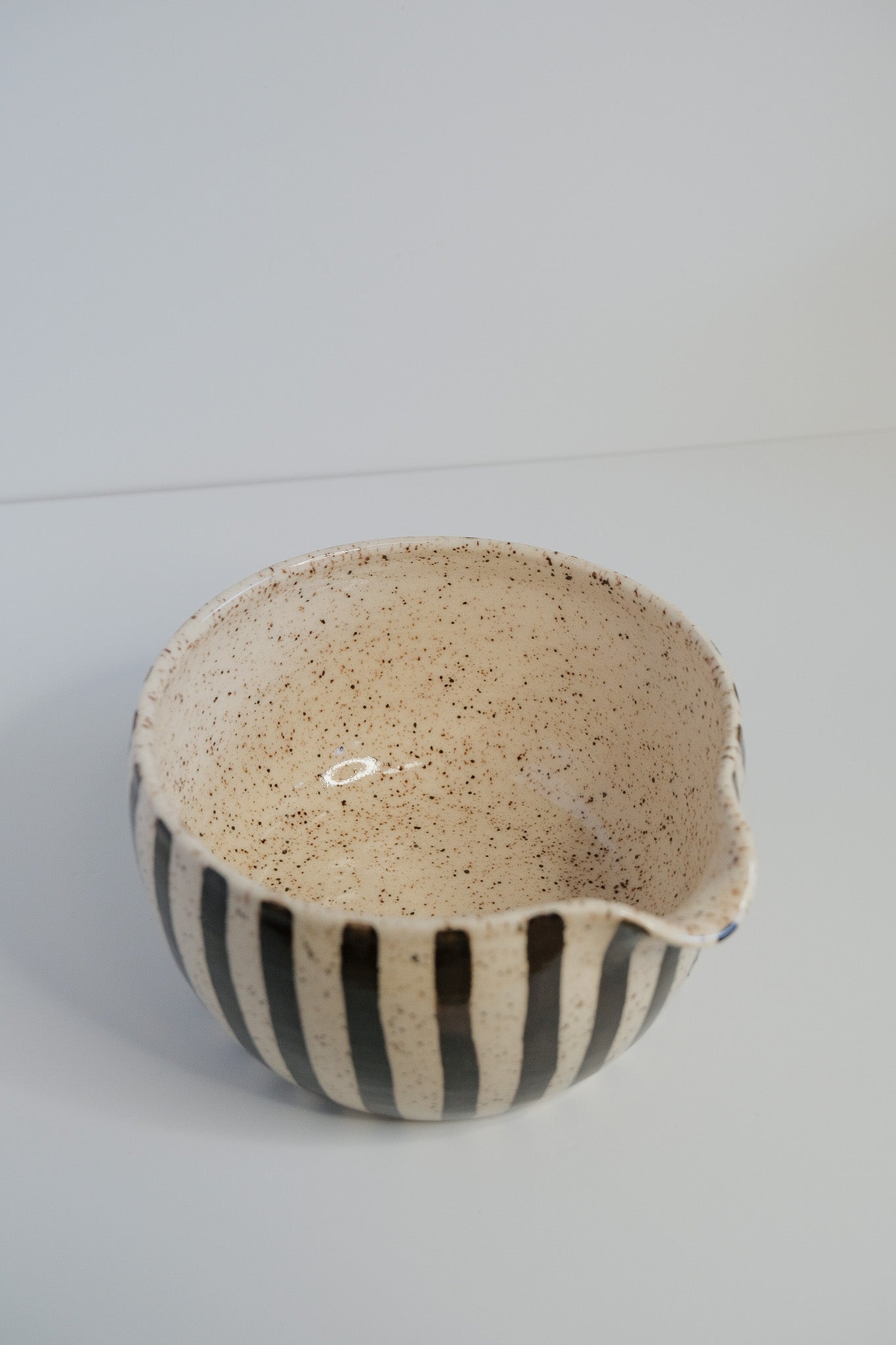 'striped brown' matcha bowl